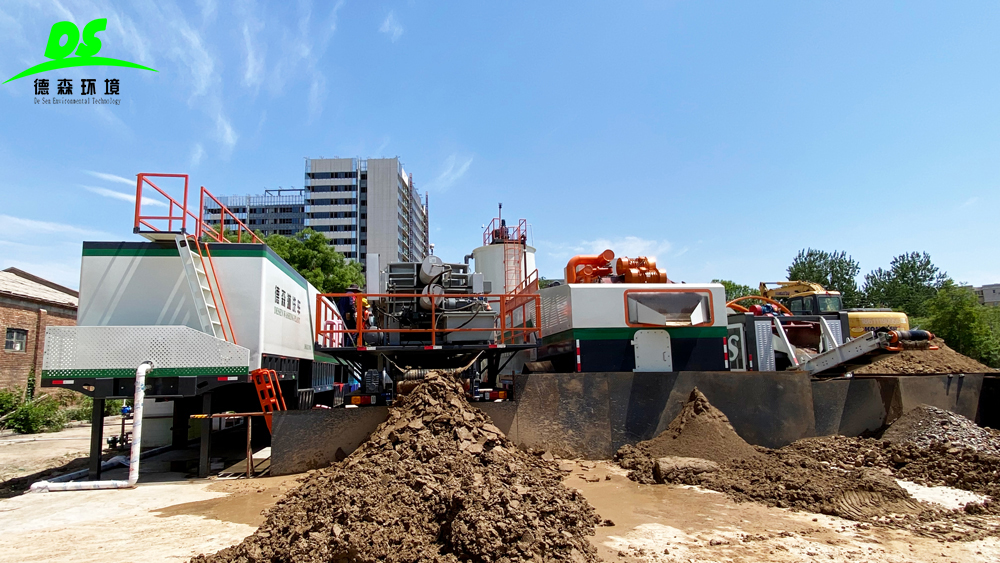 從危機(jī)到轉(zhuǎn)機(jī),德森淋洗設(shè)備如何治理化工區(qū)污染土壤?