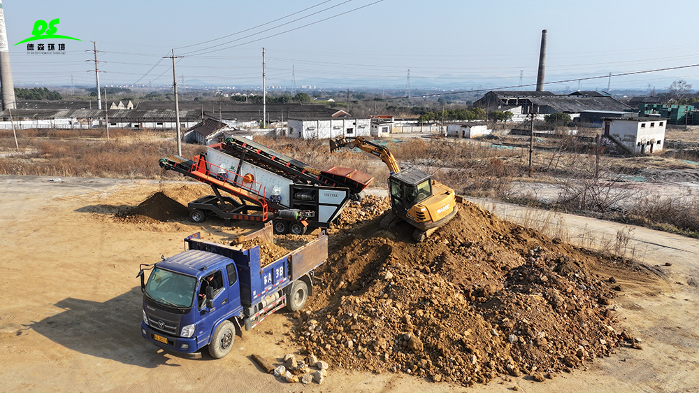 行業(yè)黑馬！德森移動篩分一體機，破解物料處理三大痛點